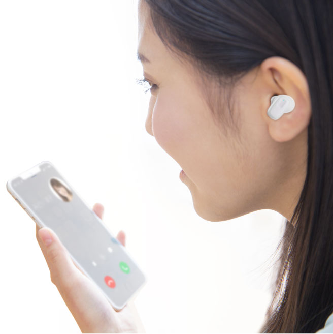 マイク内蔵でハンズフリー通話が可能